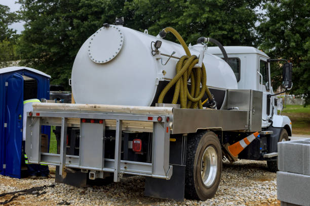 Best Portable toilet rental cost  in Metairie, LA